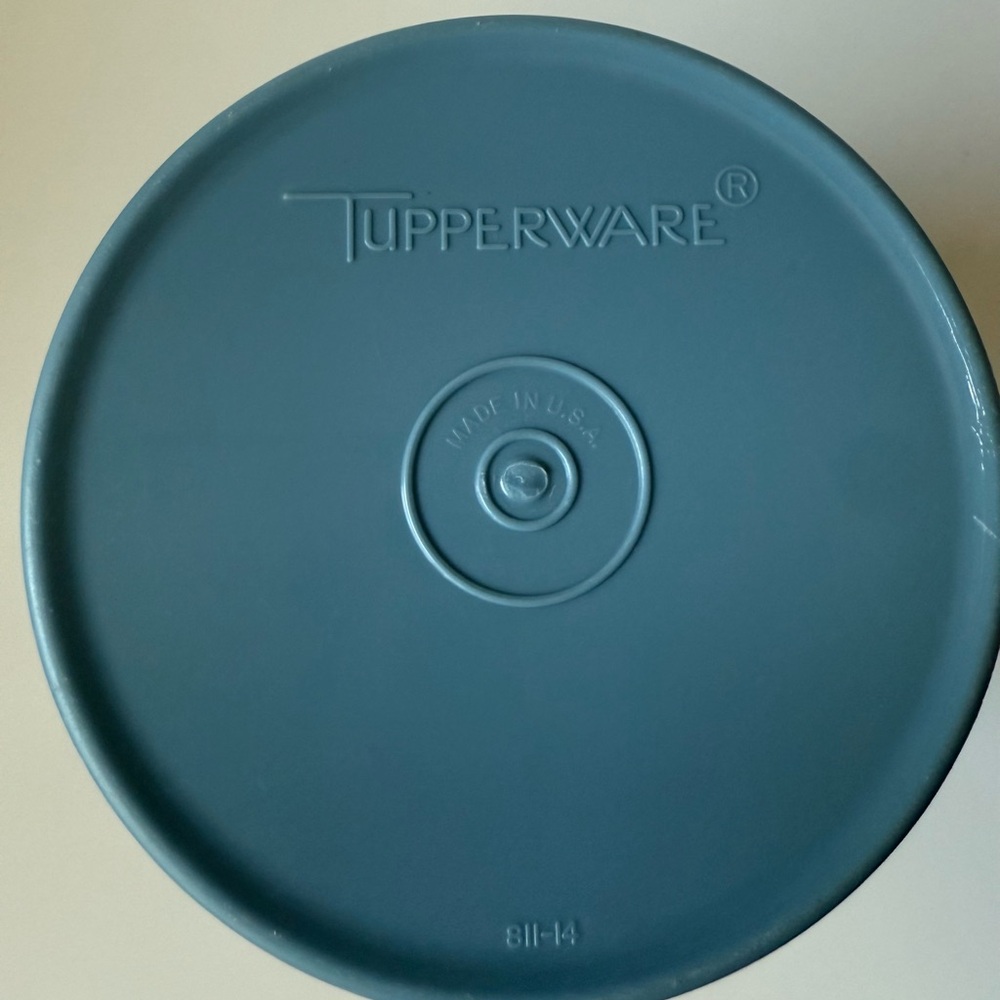 Tupperware Blue Food Storage Container - Picture 3 of 5